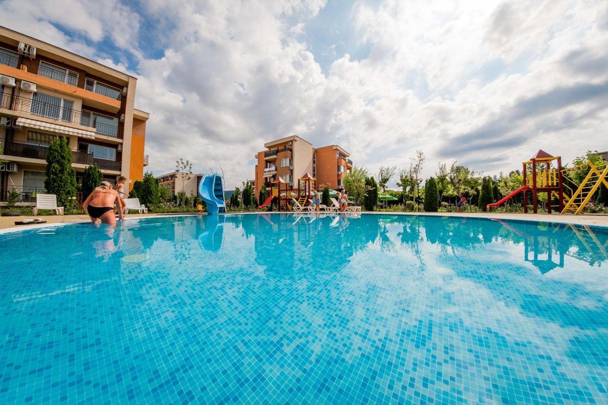 סאני ביץ' Holiday Garden Resort מראה חיצוני תמונה