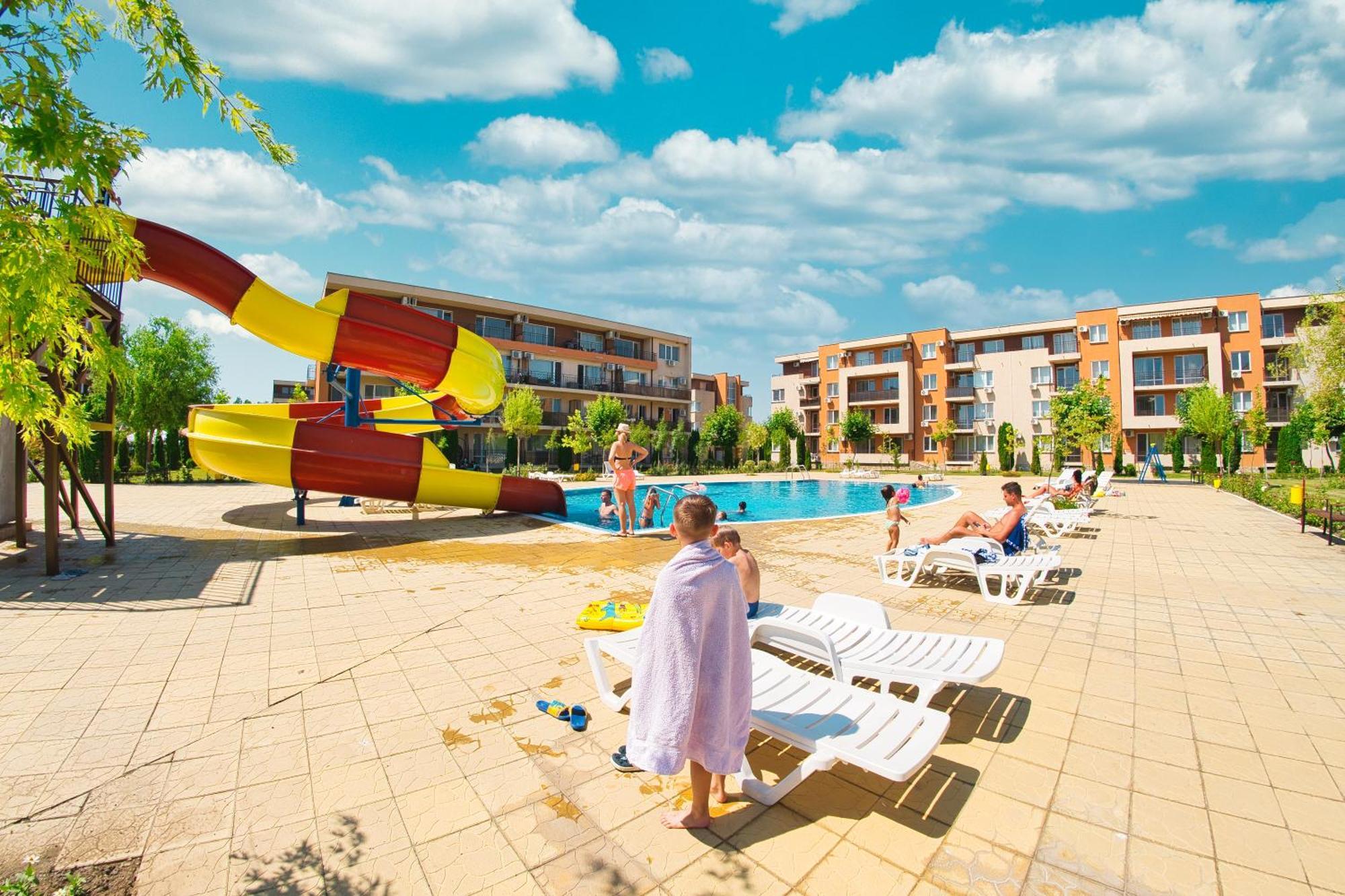 סאני ביץ' Holiday Garden Resort מראה חיצוני תמונה